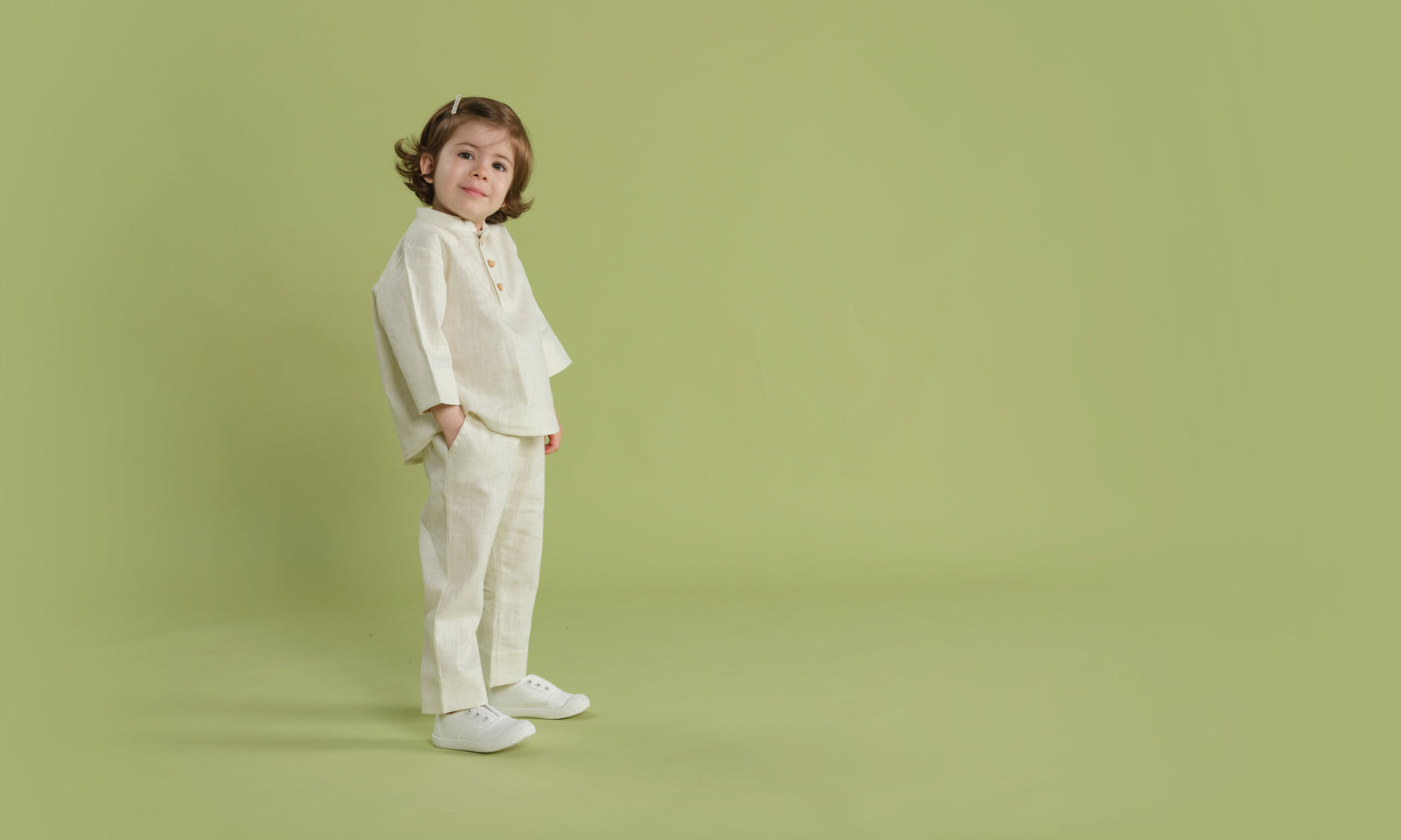 Hainute de sezon din materiale organice pentru copii